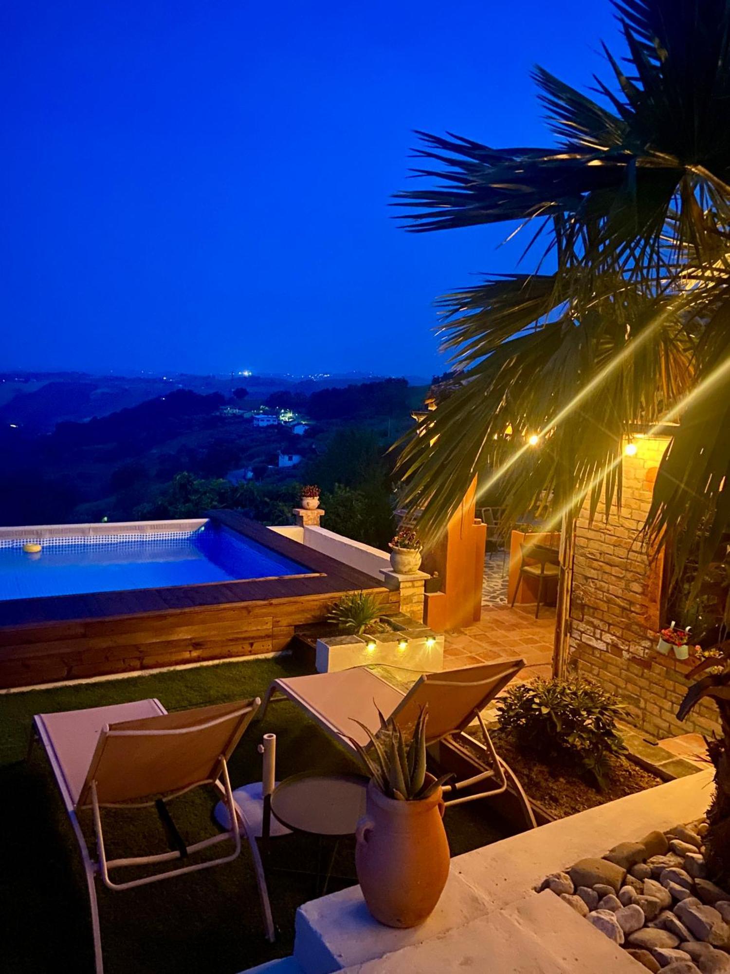 Bed And Adventure Tramontana Resort - Camera Vista Castilenti Exteriér fotografie
